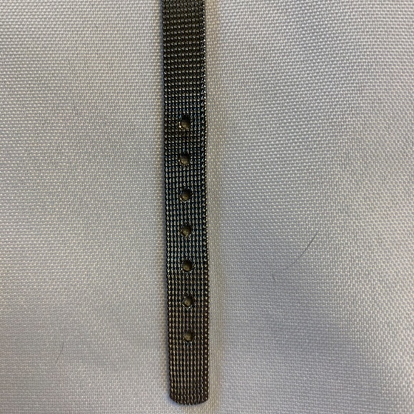 Working Vintage Shannons Silver Tone Mesh Band Watch with Brand New Battery! - Picture 4 of 8